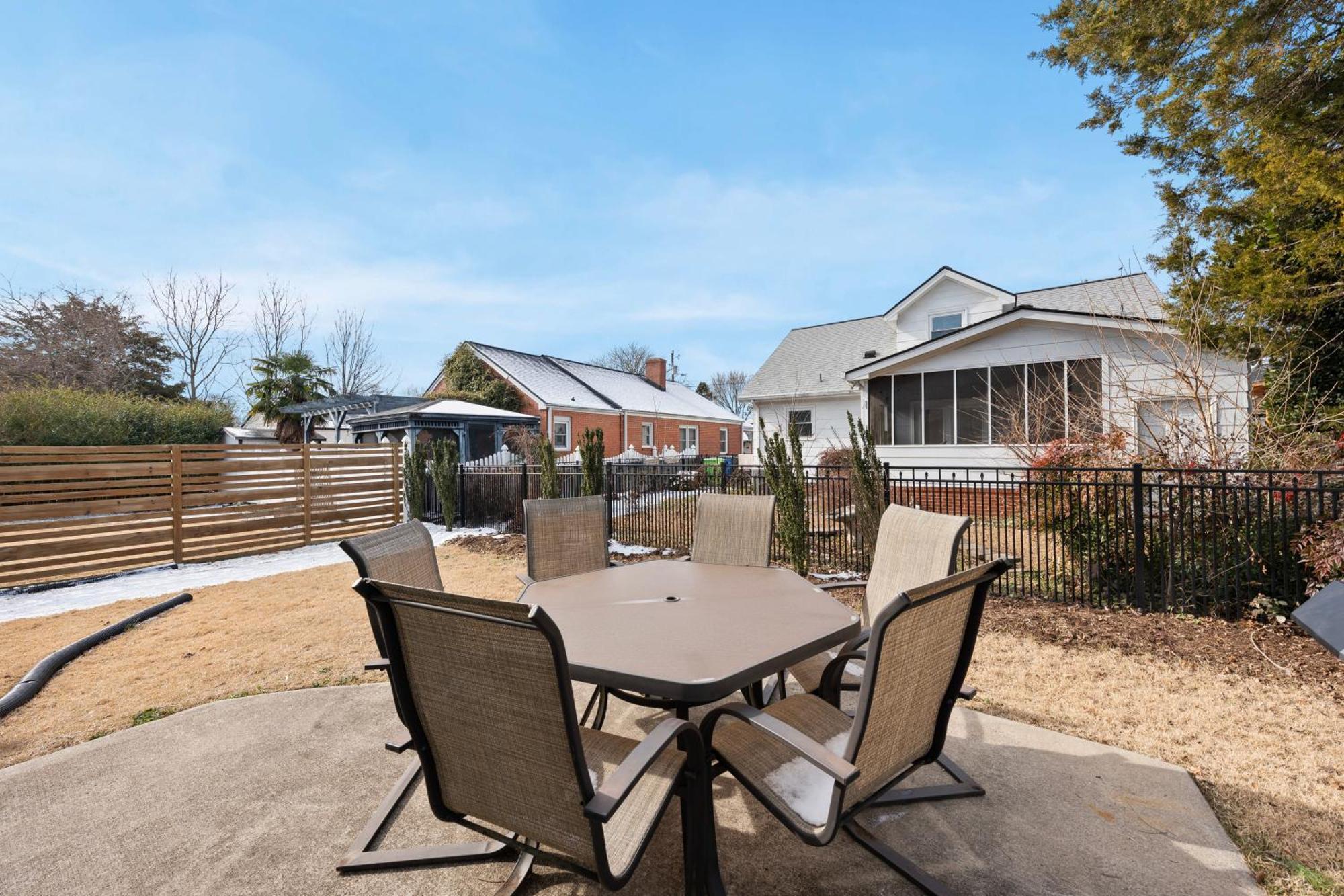Charming Dt 3-Bed Bungalow With Fenced-In Yard Raleigh Esterno foto