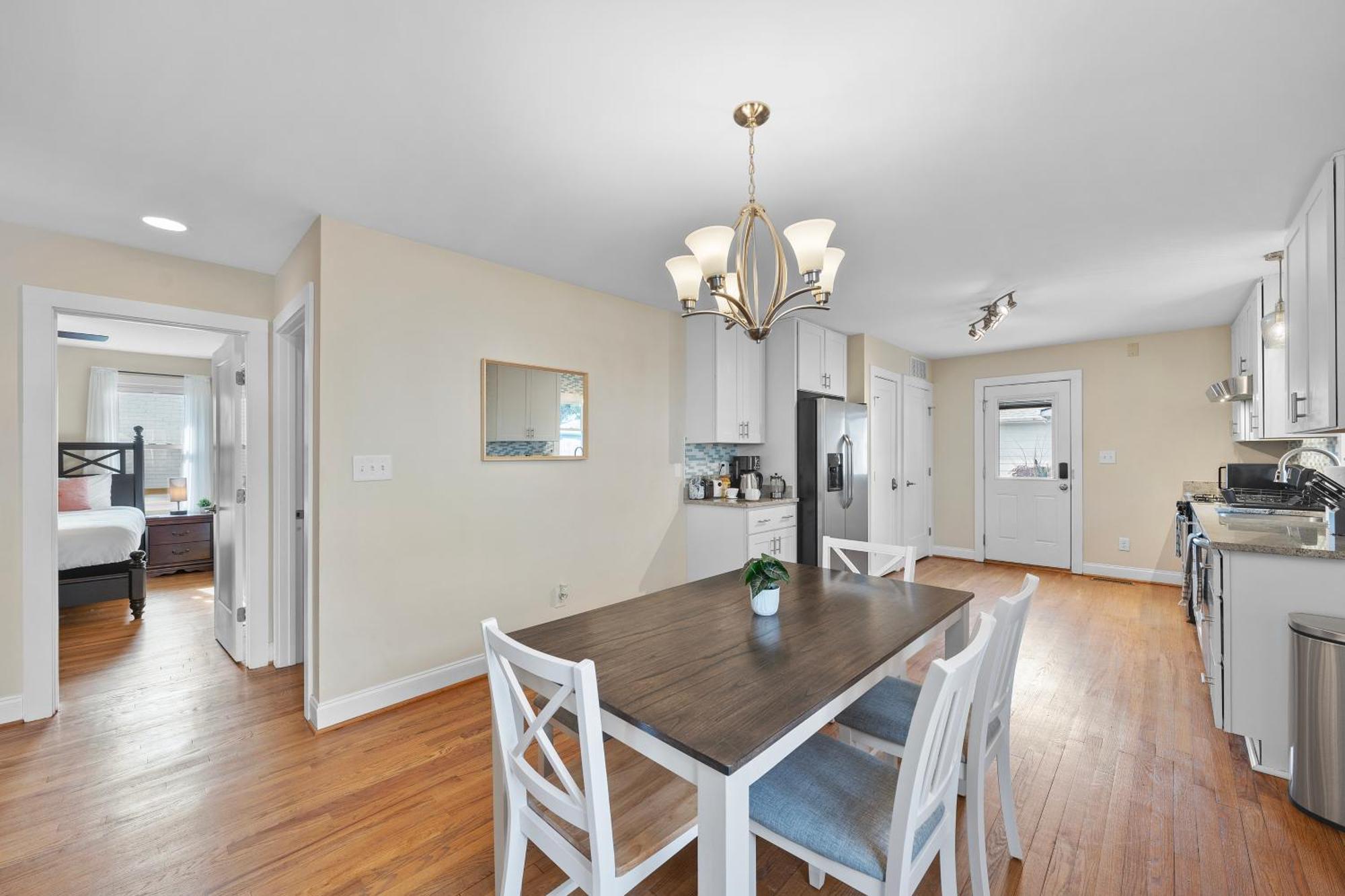 Charming Dt 3-Bed Bungalow With Fenced-In Yard Raleigh Esterno foto