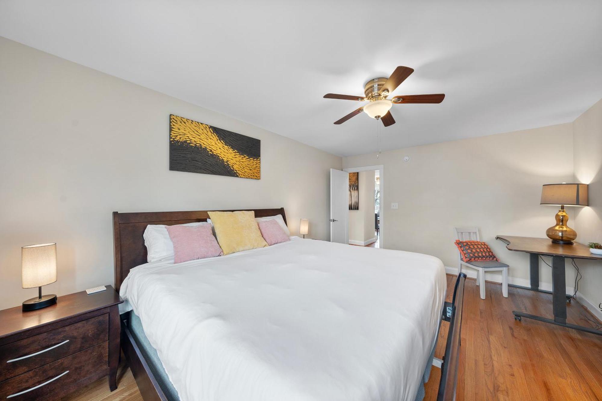 Charming Dt 3-Bed Bungalow With Fenced-In Yard Raleigh Esterno foto