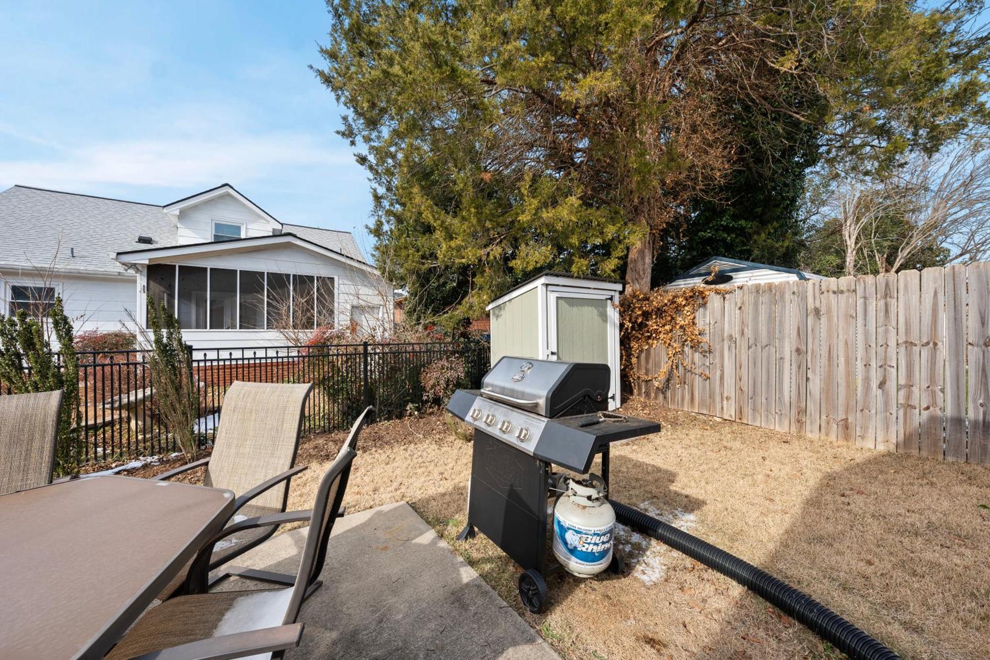 Charming Dt 3-Bed Bungalow With Fenced-In Yard Raleigh Esterno foto